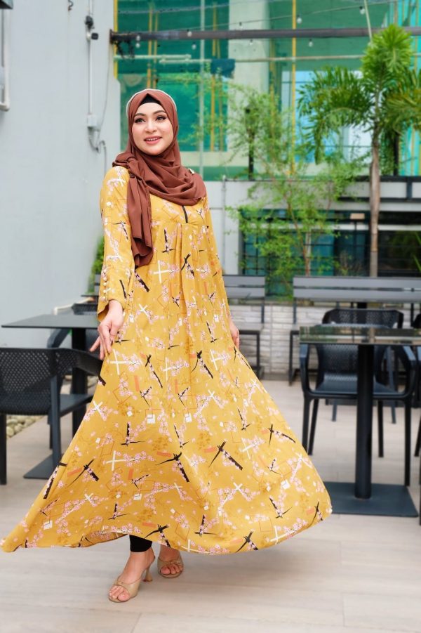 Chain Gown - Image 4