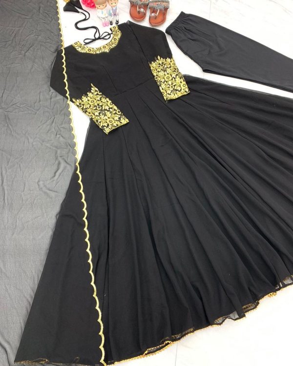 Indian readymade kolli gown - Image 3