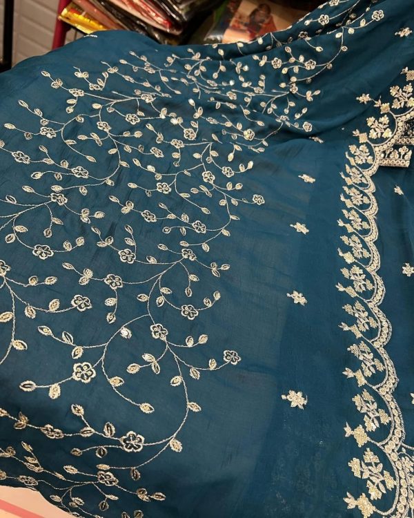 Indian readymade nayra cut 4pis - Image 3