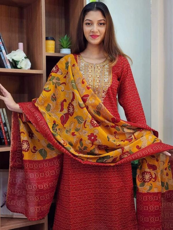 আন স্টিচড থ্রি পিস