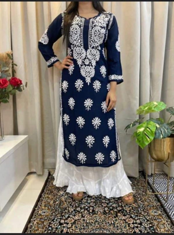 ইন্ডিয়ান আরি সুতার কাজ করা রেডিমেড থ্রি পিস
