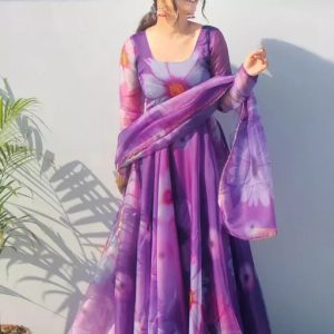 ইন্ডিয়ান জর্জেট এর উপরে ডিজিটাল মিল প্রিন্ট কাজ করা