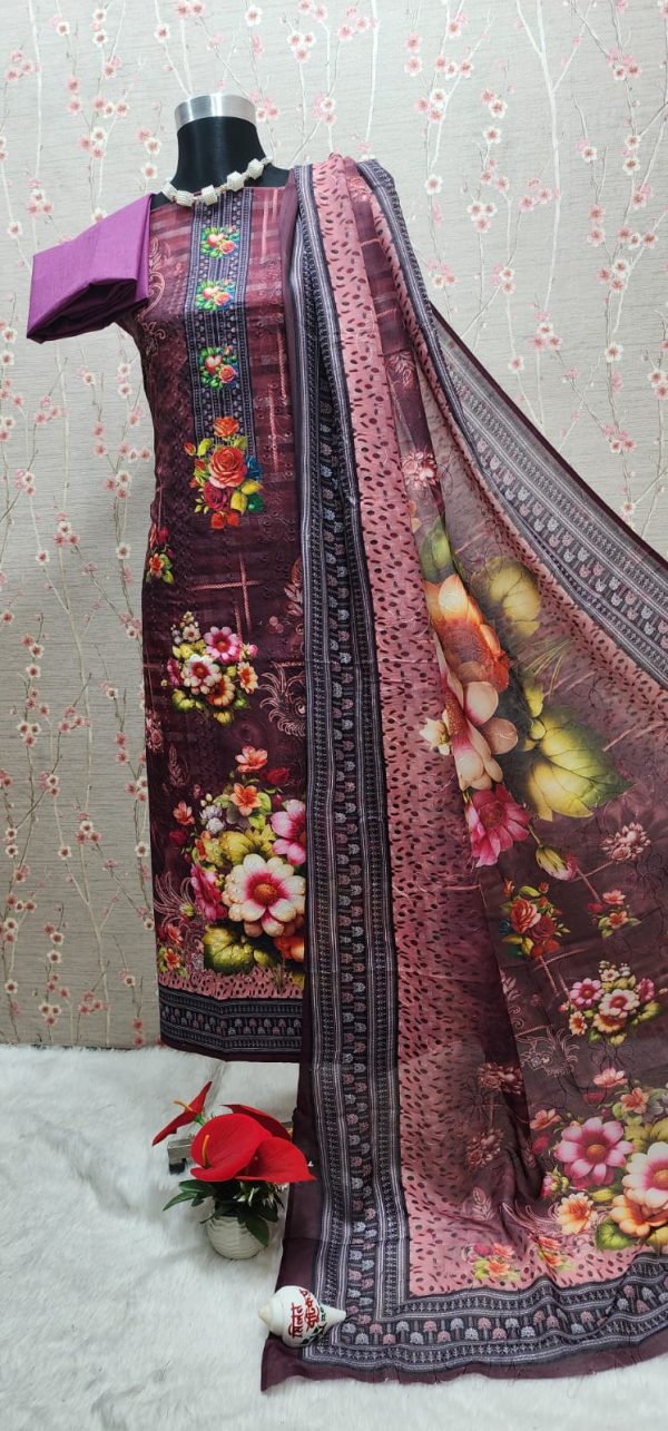 ইন্ডিয়ান থ্রিডি পিন্ড সিল্ক থ্রি পিস