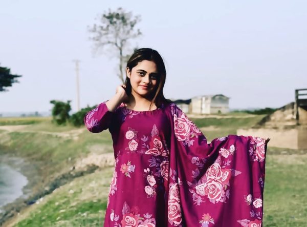 গোলাপ গ্রাউন রেডিমেড