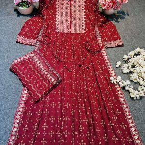 নায়রা কার্ট টু পিস কুর্তি কালেকশন