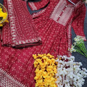 নায়রা কার্ট টু পিস কুর্তি কালেকশন