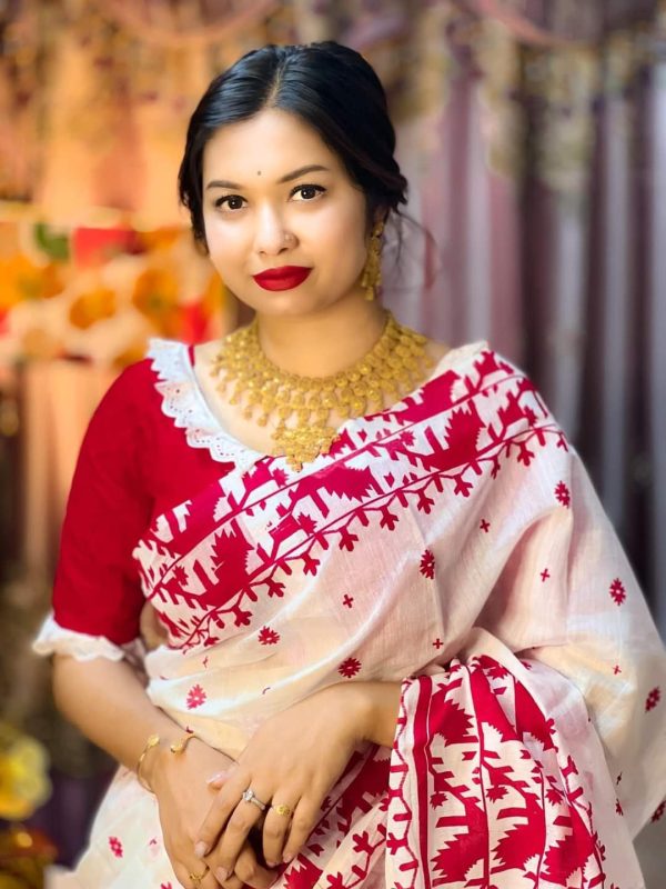 প্রিমিয়াম কোয়ালিটির হাফ সিল্ক শাড়ি