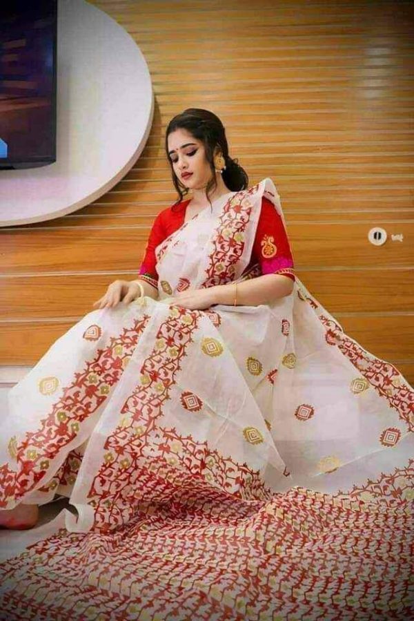 প্রিমিয়াম কোয়ালিটির হাফ সিল্ক শাড়ি