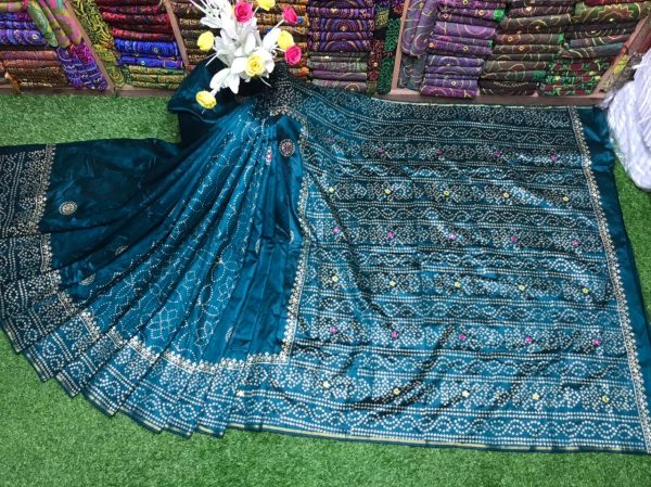 ব্লক প্রিন্ট শাড়ি