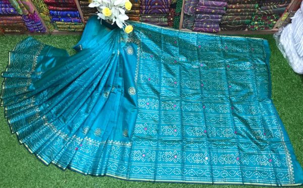 ব্লক প্রিন্ট শাড়ি