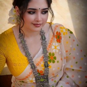 ভাইরাল হাই কোয়ালিটি হাফ সিল্ক শাড়ি