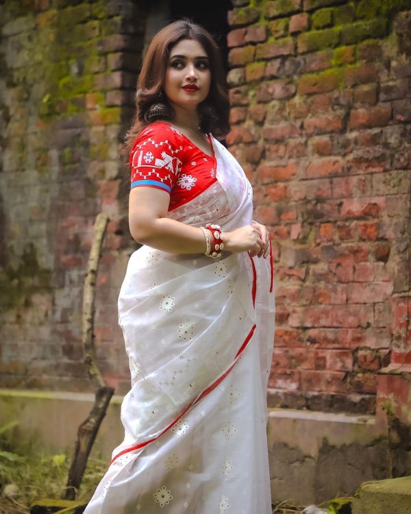 ভাইরাল হাই কোয়ালিটি হাফসিল্ক শাড়ি - Image 4