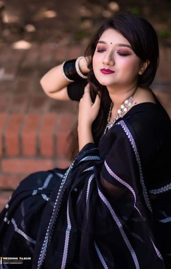 শাড়ী