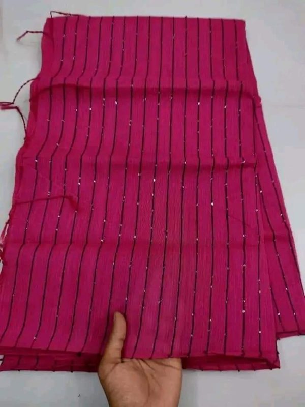 স্টাইলিশ চুমকি শাড়ি