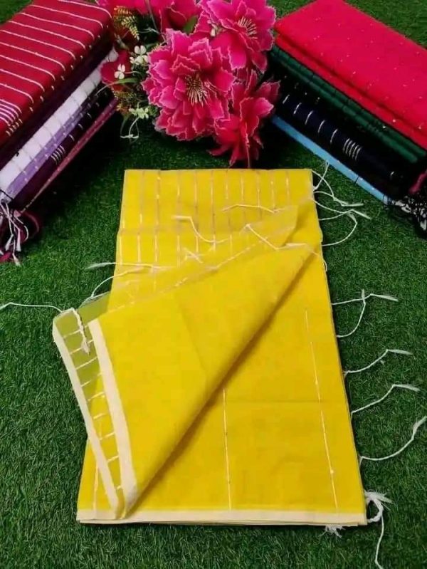 স্টাইলিশ চুমকি শাড়ি