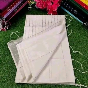 স্টাইলিশ চুমকি শাড়ি