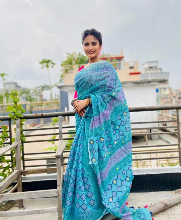 হাফ সিল্ক শাড়ি