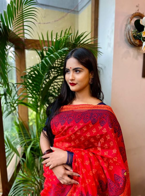 হাফ সিল্ক শাড়ি