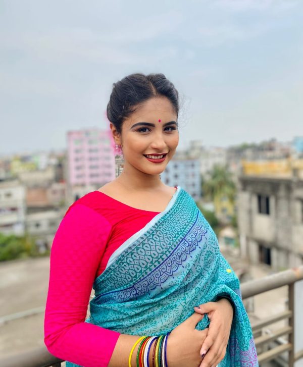 হাফ সিল্ক শাড়ি