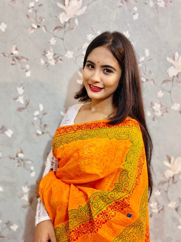 হাফ সিল্ক শাড়ি