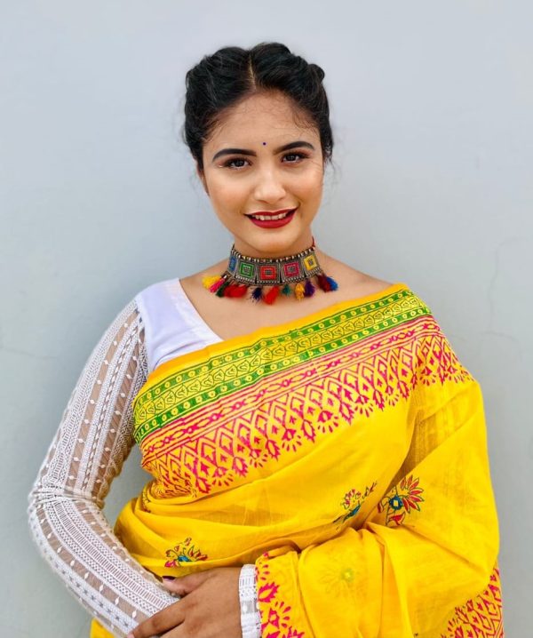 হাফ সিল্ক শাড়ি