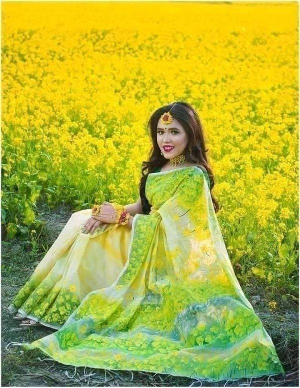 হাফ সিল্ক হ্যান্ড প্রিন্ট শাড়ি