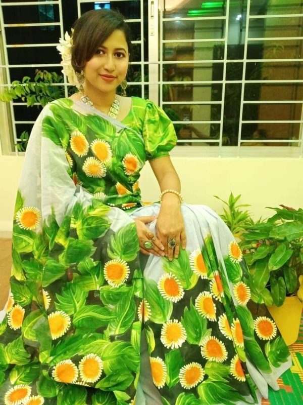 হাফ সিল্ক হ্যান্ড প্রিন্ট শাড়ি