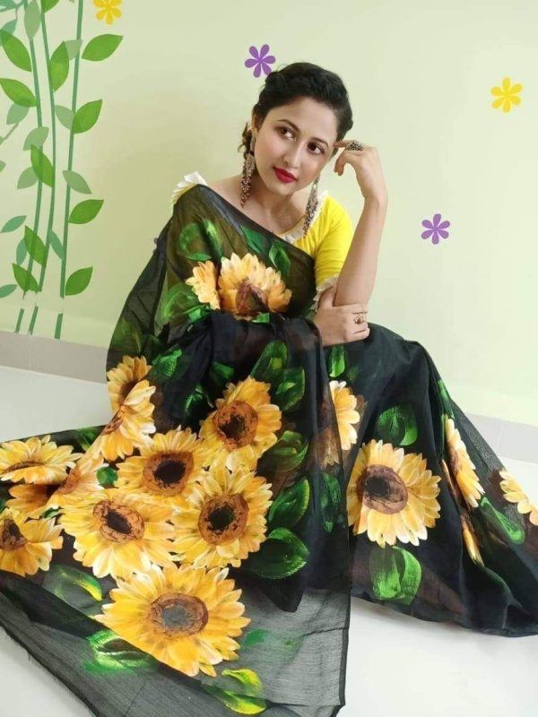 হাফ সিল্ক হ্যান্ড প্রিন্ট শাড়ি