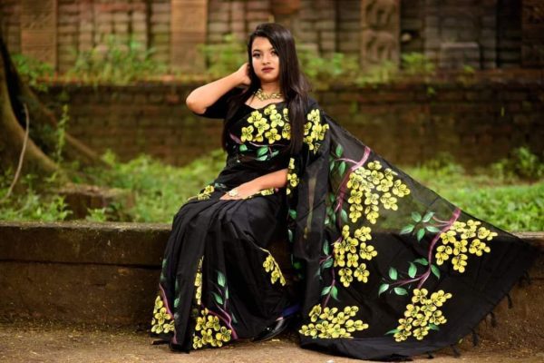 হ্যান্ড প্রিন্ট শাড়ি