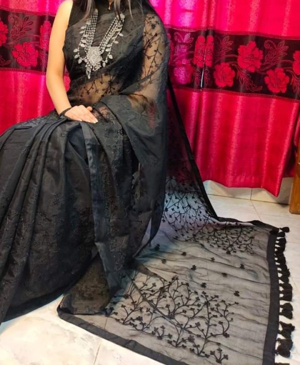 🖤হাফসিল্ক এমব্রয়ডারি শাড়ি🖤