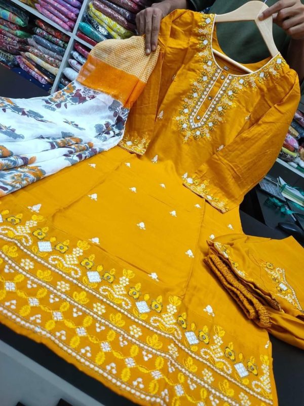 নিউ ইন্ডিয়ান ডিজাইনের থ্রি পিস
