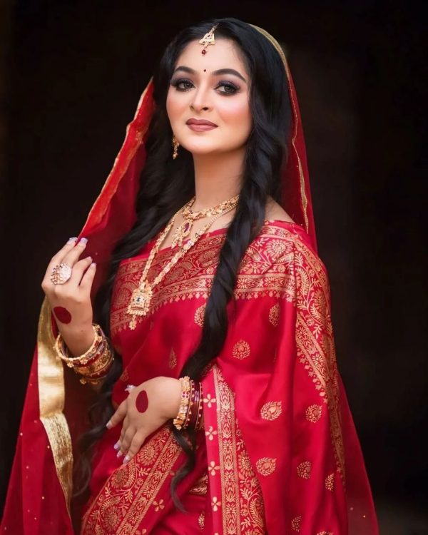 প্রিমিয়াম জাপানি সিল্ক শাড়ী(সাথে ব্লাউজ পিস) - Image 3