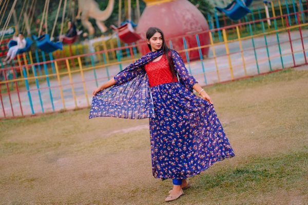 গাউন থ্রি-পিস