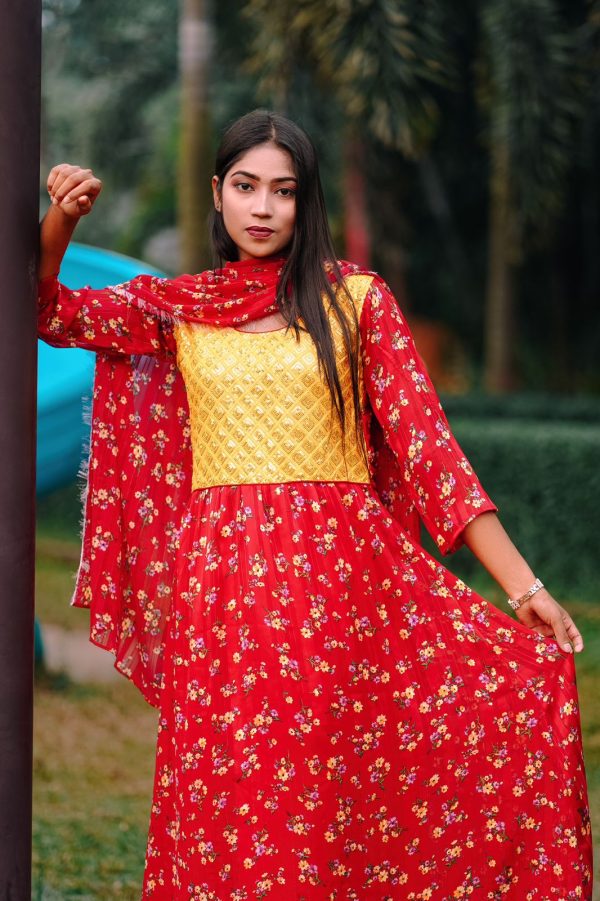 গাউন থ্রি-পিস