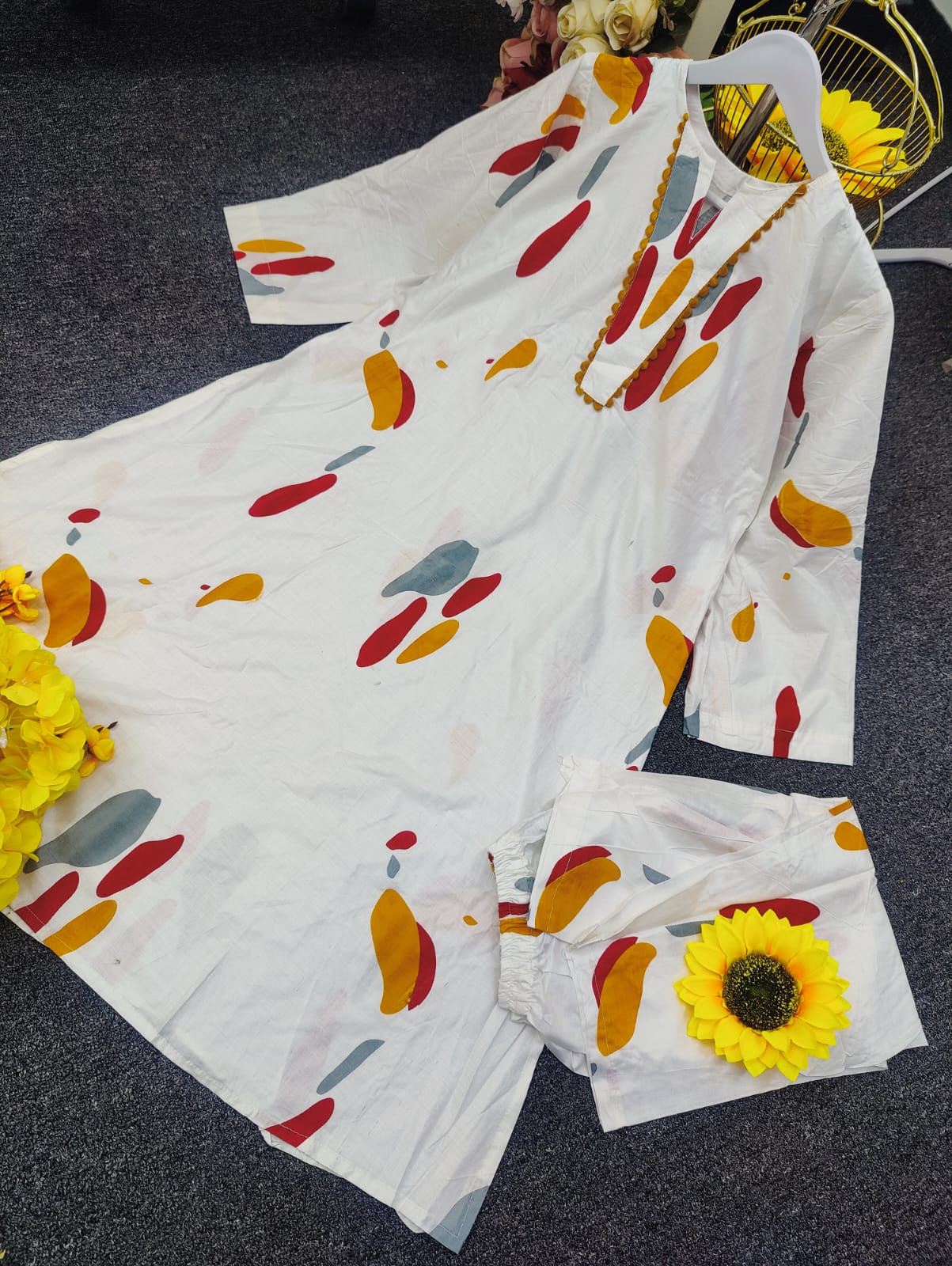 নিউ ইন্ডিয়ান ডিজাইনের টু পিস - Image 4